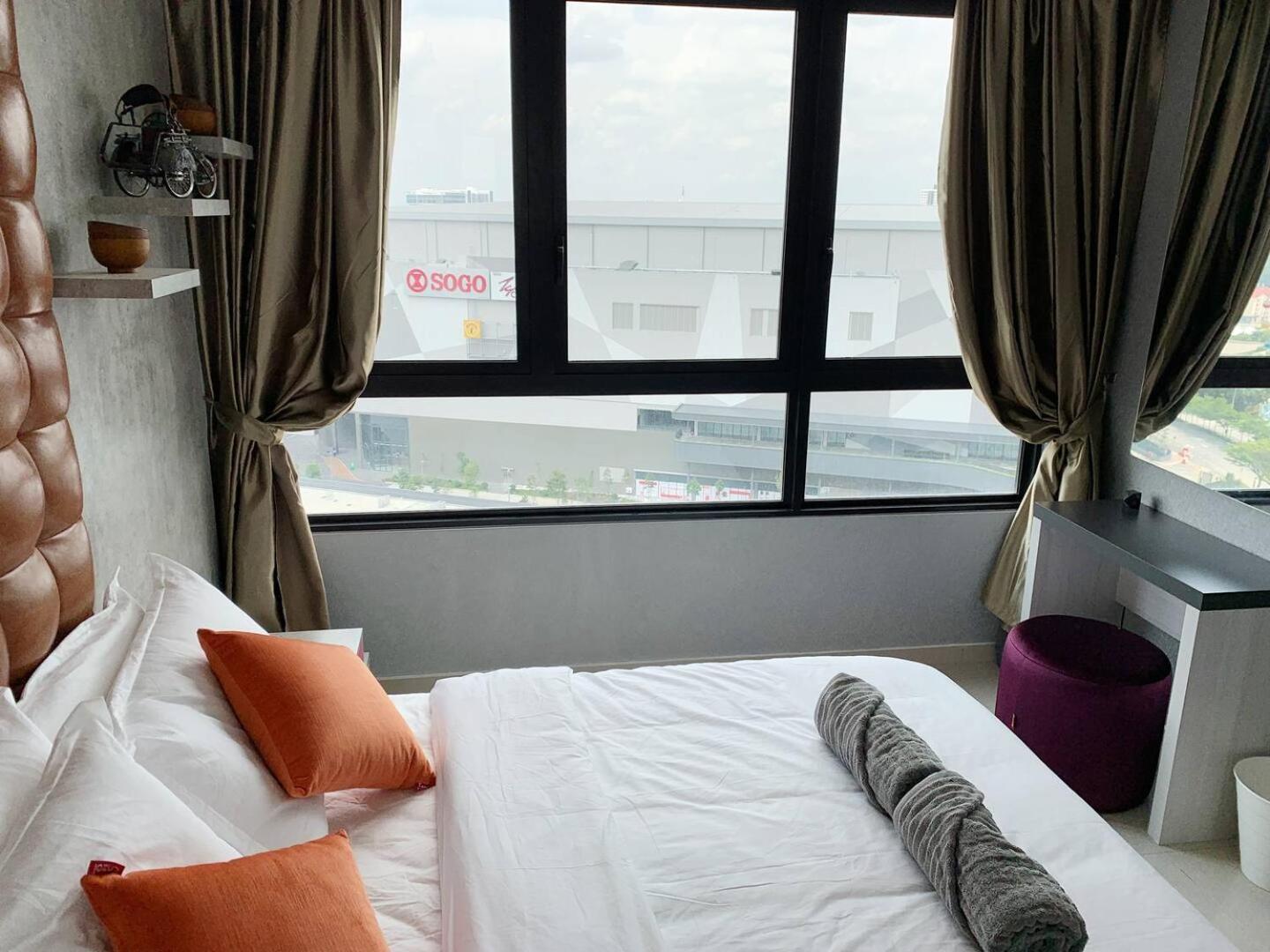 I-city Luxury Condominiums, - Smarthome