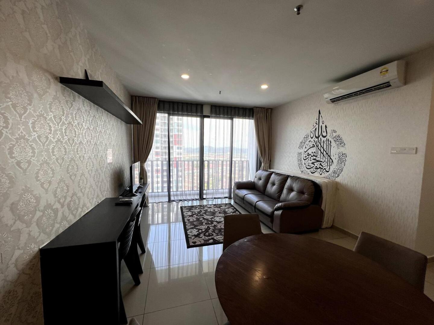 Apartment I-city Luxury Condominiums, - Smarthome Shah Alam