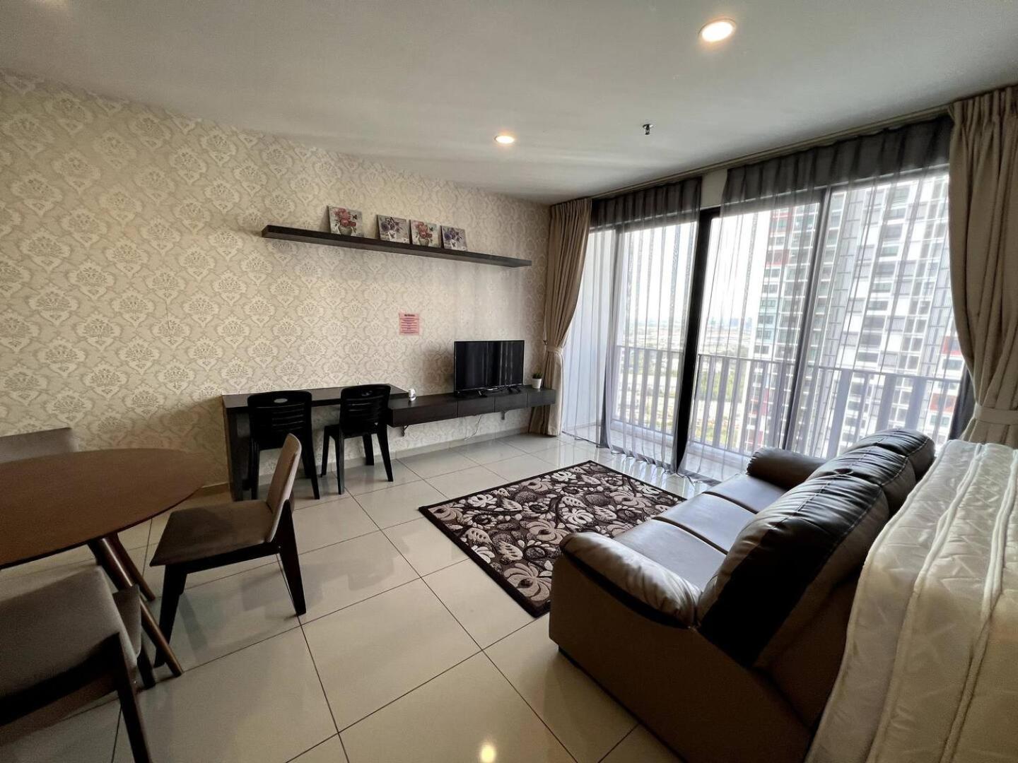 Apartment I-city Luxury Condominiums, - Smarthome Shah Alam