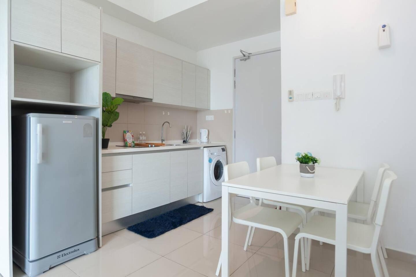 Apartment I-city Luxury Condominiums, - Smarthome Shah Alam