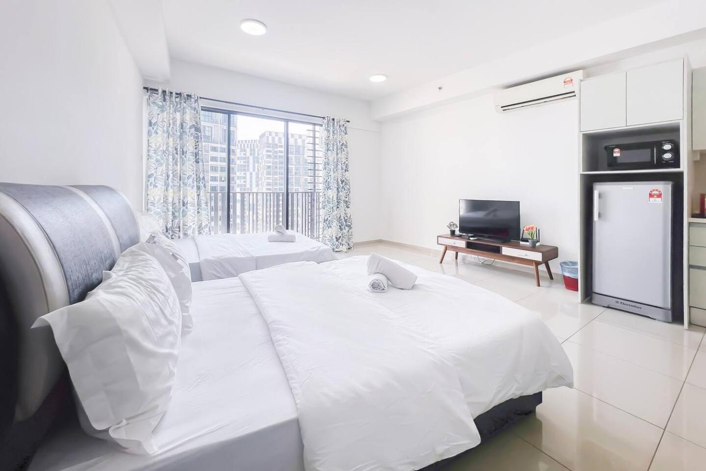 Apartment I-city Luxury Condominiums, - Smarthome