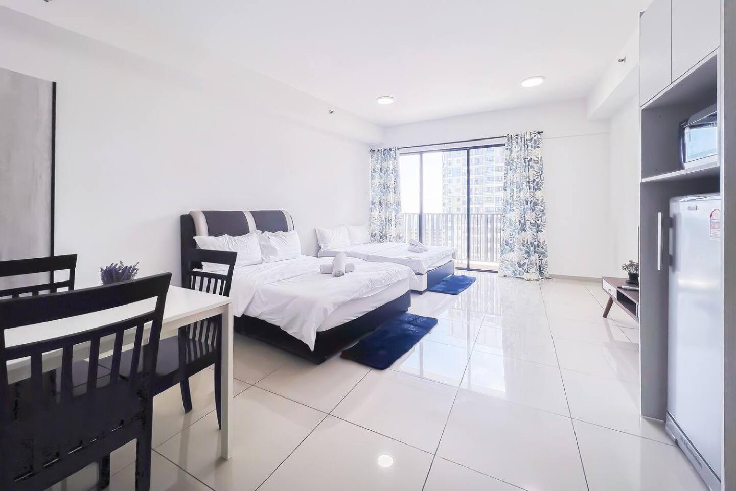 Apartment I-city Luxury Condominiums, - Smarthome